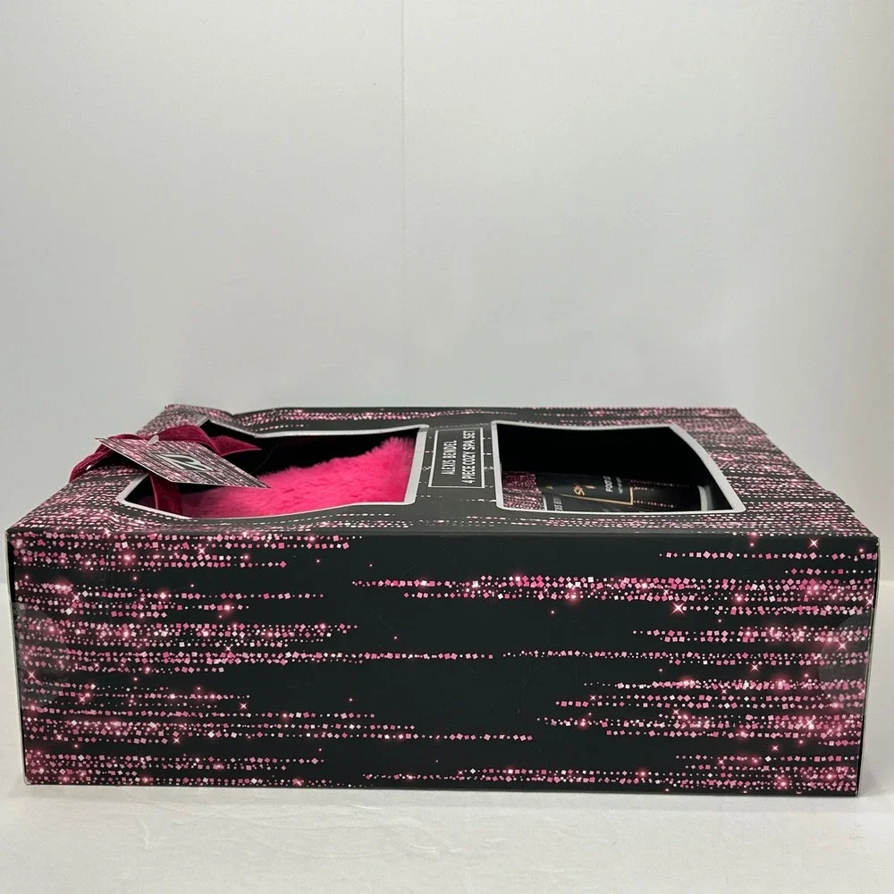 Alexis Bendel‎ 4 Piece Cozy Spa Set Strawberries Champagne Pink Slippers New
